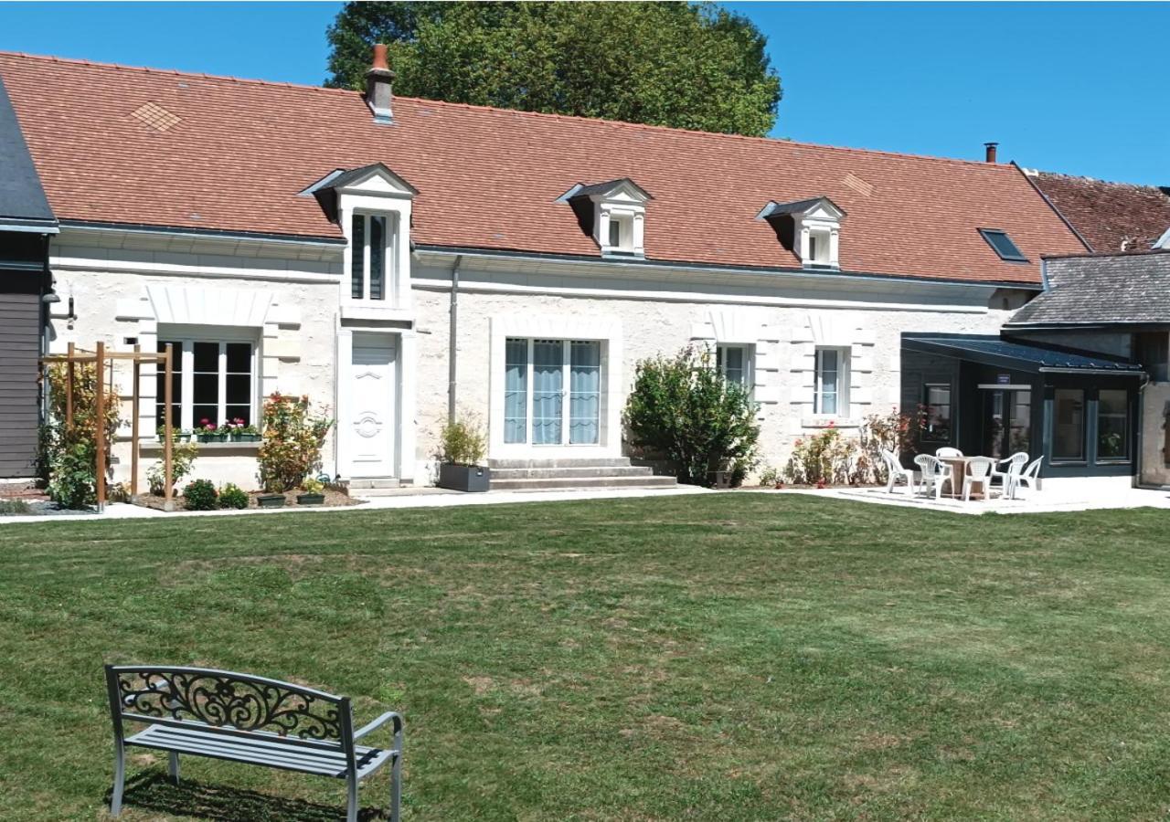 Sur La Route Des Chateaux Le Controis-en-Sologne Buitenkant foto