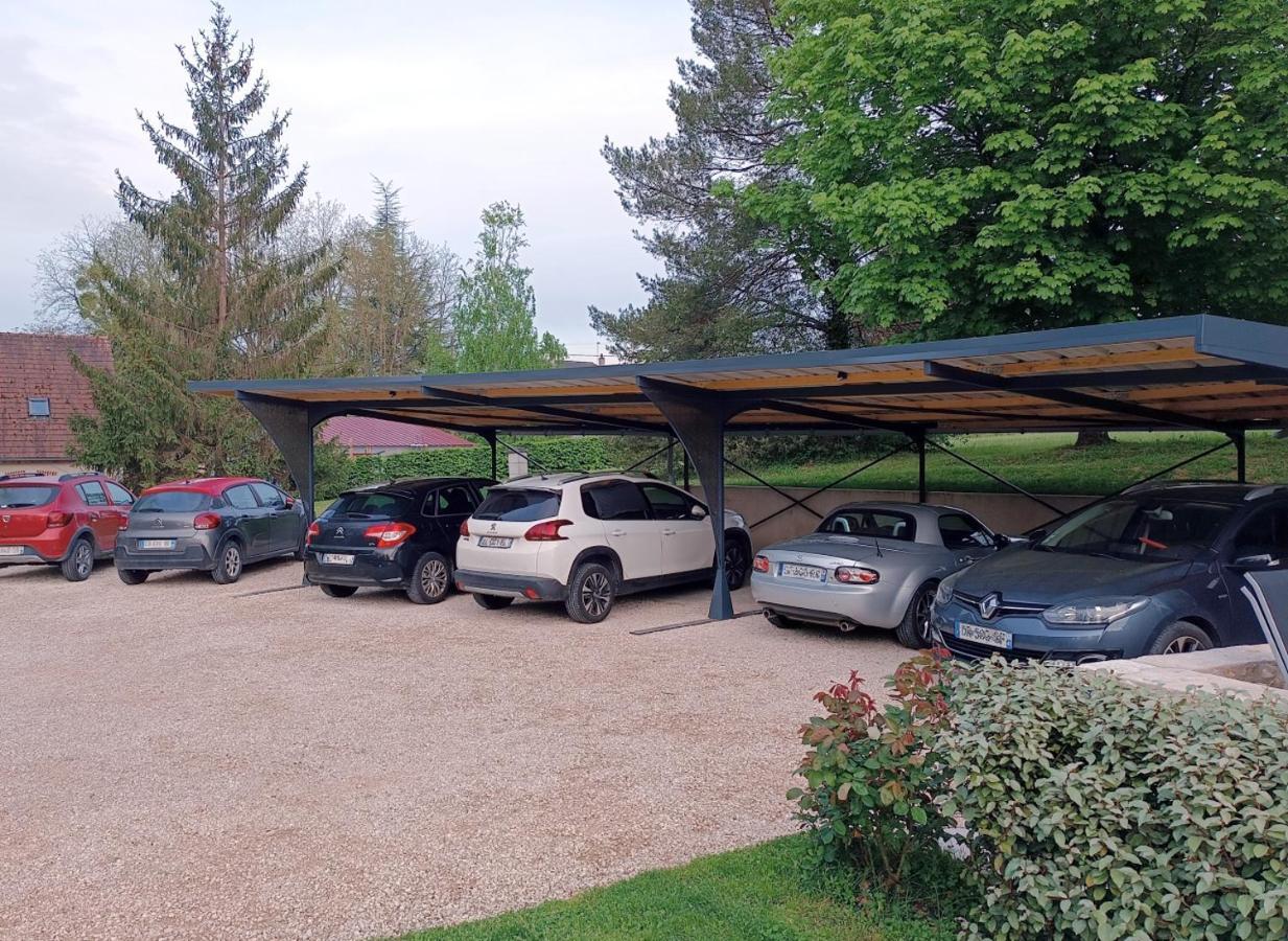 Sur La Route Des Chateaux Le Controis-en-Sologne Buitenkant foto